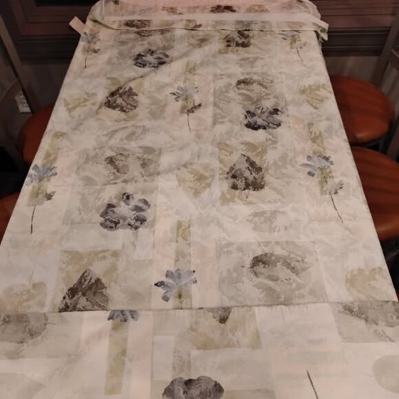 Green/Cream Leaf Shower Curtain - Picture 1 of 7